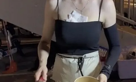 Lương 10 triệu, hot girl mở quán cơm chiên tại chợ đêm hút khách