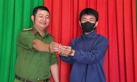 Người đàn ông đánh rơi nhẫn kim cương giá 97 triệu ở siêu thị Lotte: Công an vào cuộc, trích xuất camera truy tìm tung tích