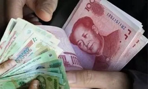 Hết cảnh người Việt phải đổi cả xấp ngoại tệ để đi du lịch tại nhiều nước