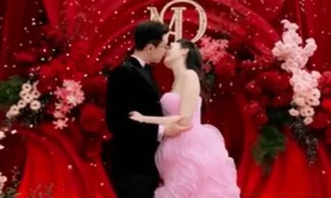 Midu và chồng thiếu gia "đám cưới lần nữa": Minh Đạt quá bảnh ôm hôn vợ liên tục, Jun Vũ và dàn sao góp vui