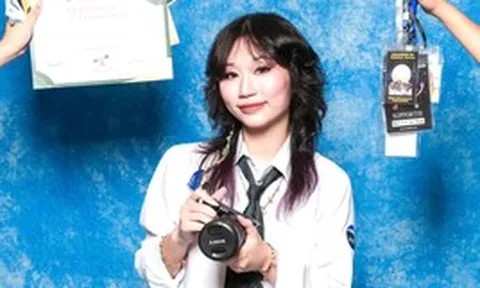 Thủ khoa D01 lộ diện: Nữ sinh Hà Nội đạt 29 điểm, Toán và Anh tuyệt đối