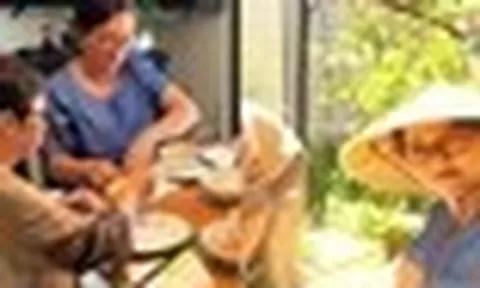 2 nữ nghệ sĩ Việt chuyên làm từ thiện đi Mỹ, ở biệt thự vài chục tỷ