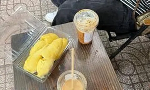Lần đầu tiên thấy may mắn khi dư tiền mua một trái sầu riêng!