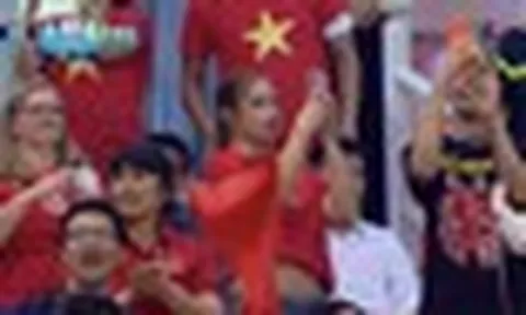 Cô gái lọt camera khi Xuân Son ghi bàn ở Mỹ Đình: Tưởng khán giả vô danh, ai ngờ là bạn gái Nguyễn Tài Lộc