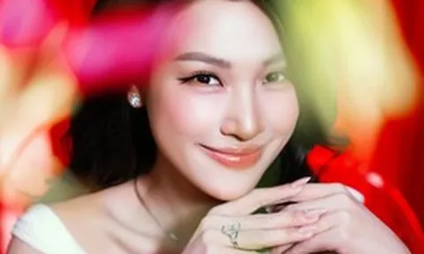 Cập nhật mới của MC Hoàng Oanh: Chiếc nhẫn ngón áp út gây chú ý