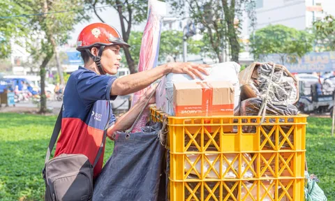 Shipper BEST Express tất bật phục vụ khách ngày giáp Tết