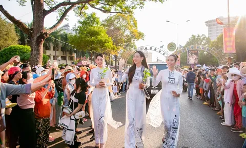 Tiểu Vy, Bảo Ngọc, Hoàng My rạng rỡ tại Lễ hội cà phê