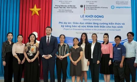 Hơn 1 tỷ đồng giúp tăng kiến thức và bảo vệ sức khỏe tinh thần học sinh