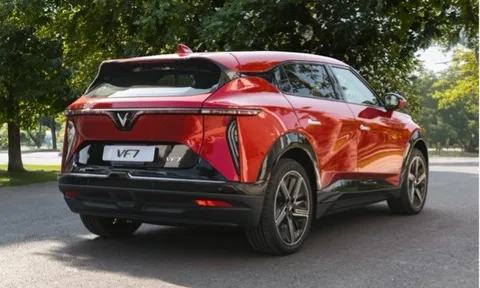 Sau 3 tháng sử dụng VinFast VF 7, chủ xe đánh giá: Sức mạnh quá vượt trội, mạnh gấp đôi các đối thủ