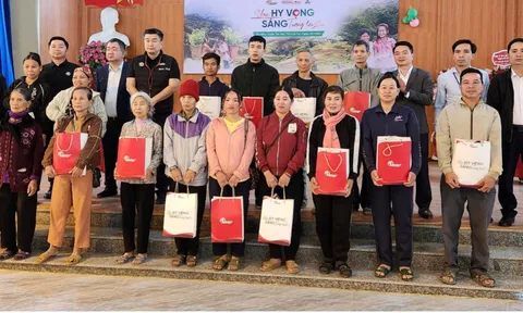 ƯƠM HY VỌNG, SÁNG TƯƠNG LAI