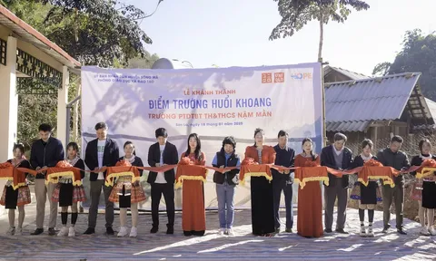 Khánh thành hai điểm trường mới và một nhà tắm cho học sinh vùng cao kết hợp tặng 10.000 áo giữ nhiệt cho người dân khó khăn tại khu vực miền núi phía Bắc