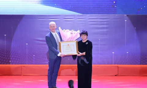 VinUni nhận bằng khen của Bộ GD&ĐT vì những đóng góp xuất sắc