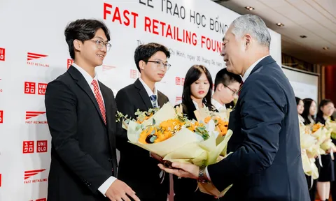 Fast Retailing trao tặng học bổng năm thứ 3 liên tiếp dành cho học sinh Việt Nam