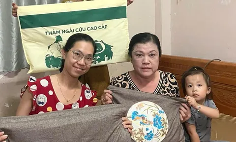 Royal Life trao tặng 100 chiếc thảm ngải cứu cho bà con khó khăn: Hành động thiết thực vì sức khỏe cộng đồng