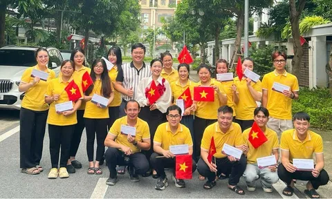 Royal Life đồng hành cùng Hợp tác xã nông nghiệp Phong Hòa: Hành trình thu hoạch ngải cứu giúp bà con thoát nghèo bền vững