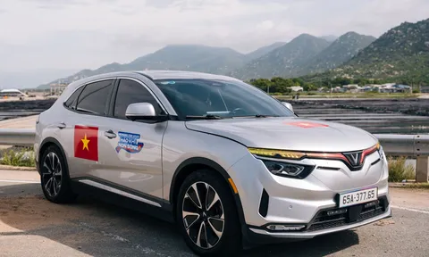 VinFast VF 8: D-SUV an toàn 5 sao, công nghệ thông minh, giá lăn bánh chỉ dưới 1 tỷ đồng