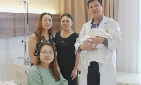 10 phút thần tốc mổ cấp cứu tại Vinmec Smart City cứu sống mẹ và thai nhi nguy kịch