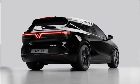 Khung gầm lột xác, “bộ não” quản lý nhiệt mới: Lý do VF 8 thế hệ mới khiến giới chuyên gia thích thú