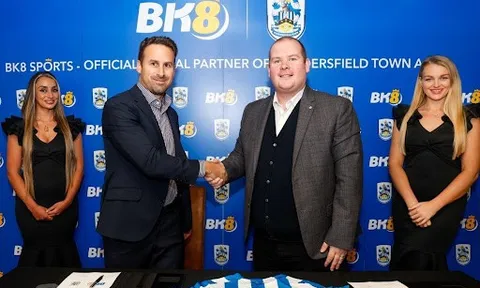 Đối tác toàn cầu mới của Club Hunddersfield Town