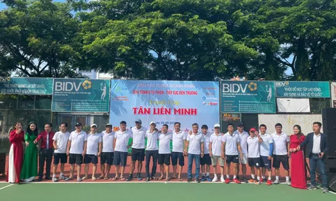 Diễn đàn Tennis Doanh Nhân TP. HCM tổ chức "Giải tennis từ thiện Tiếp sức đến trường cho học sinh nghèo vượt khó"