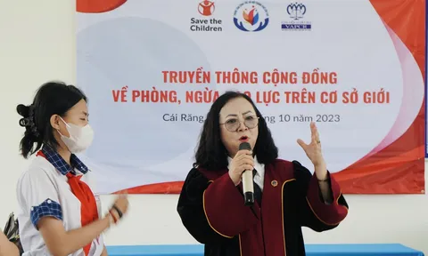 Cần Thơ: Học sinh hào hứng khi tham gia phiên tòa giả định
