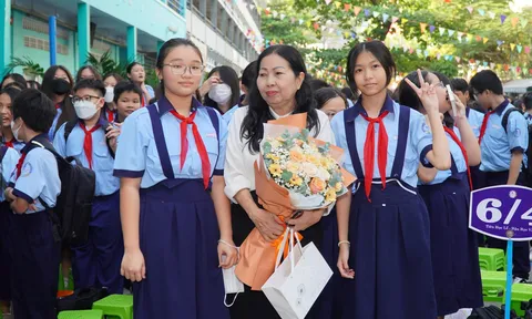 Tuyên truyền về phòng chống ma túy và tác hại của thuốc lá điện tử cho học sinh