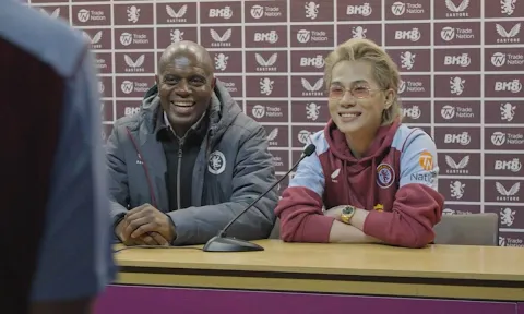 Jack – J97 tự hào khi được mời sang tham quan và giao lưu với CLB bóng đá Ngoại hạng Anh