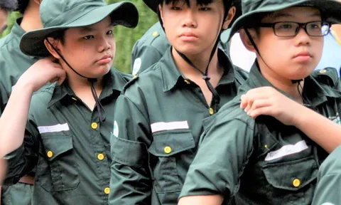 Hè đến rồi, chúng con đi nhập ngũ !