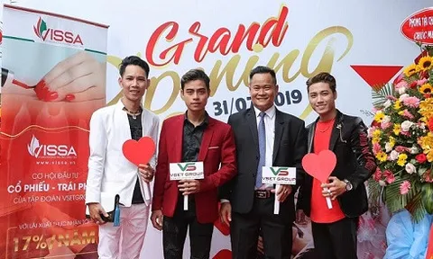 Bầu show Lê Hùng cùng các học trò và ca sĩ Đan Trường hội ngộ sự kiện khai trương hệ thống Beauty Salon Hair – Nail – Spa Vissa