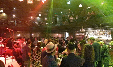 Mona Lisa Coffee & Bar - Đắm mình trong không gian âm nhạc Mỹ Latin