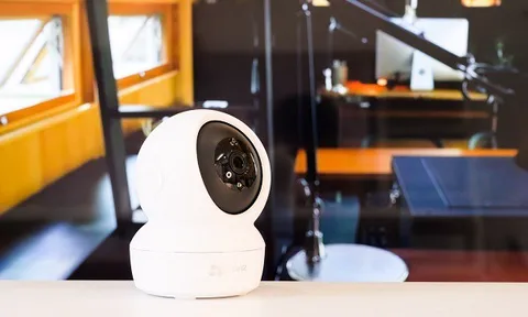 Trên tay camera Wifi EZVIZ C6N rẻ nhưng đầy đủ tính năng: xoay 360 độ, đàm thoại 2 chiều, báo trộm
